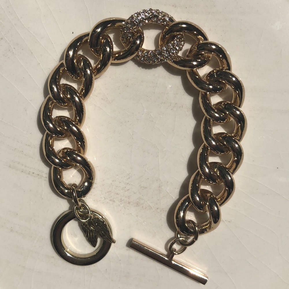 **FREE ITEM w/ purchase!